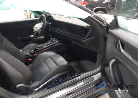 2025 Porsche 911 Carrera 4 Gts/Carrera Gts z USA, uszkodzony, nr VIN WP0AB2A91SS225378